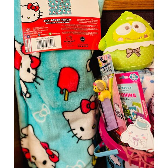 Cinnamoroll Easter bundle  two 4050 throws hello happy and Bounce and Roll - Picture 6 of 6